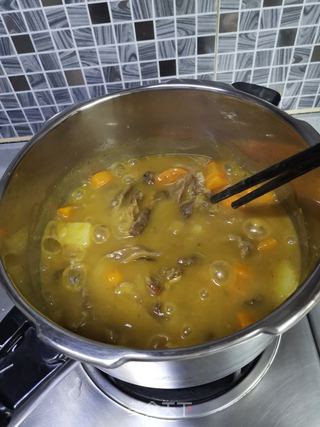 咖喱牛腩饭的做法步骤:2