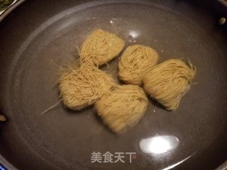 牛腩牛筋面的做法步骤：3