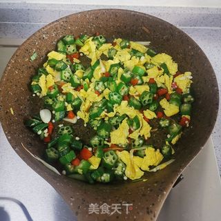 秋葵炒鸡蛋的做法步骤:7