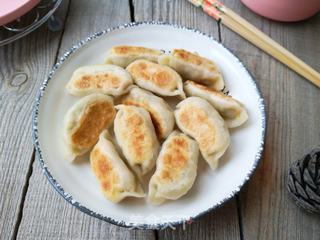 西葫芦鸡蛋煎饺的做法步骤:11
