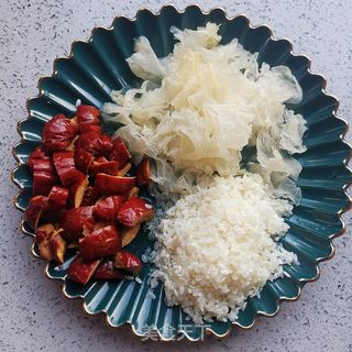银耳红枣大米粥的做法步骤:2