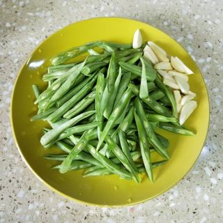 四季豆炒肉丝的做法步骤:2