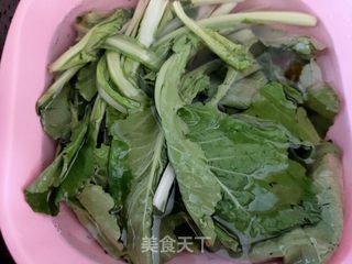 小白菜疙瘩汤的做法步骤:2