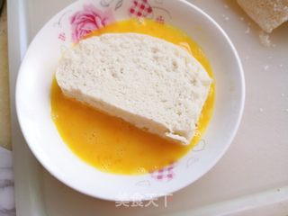 煎馒头片的做法步骤：2