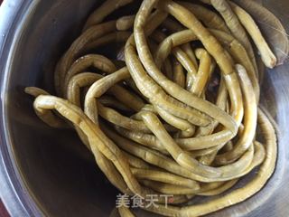蒜炒酸豆角的做法步骤：1