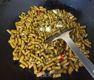 蒜炒酸豆角的做法步骤：5