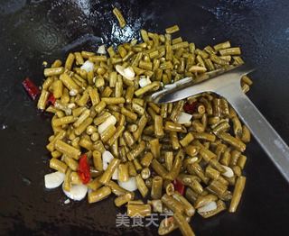蒜炒酸豆角的做法步骤：6