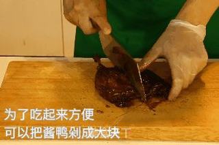 排队N久才能买到的酱鸭,在家也能轻松做,好吃到连骨头都不放过的做法步骤:5
