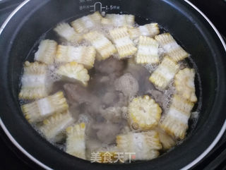 甜玉米老鸭汤的做法步骤:5