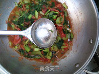 番茄小白菜拌面的做法步骤:7
