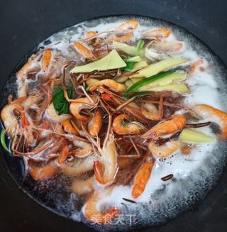 盐水煮小河虾的做法步骤：5