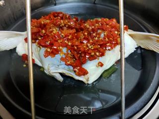 剁椒鱼头的做法步骤:9