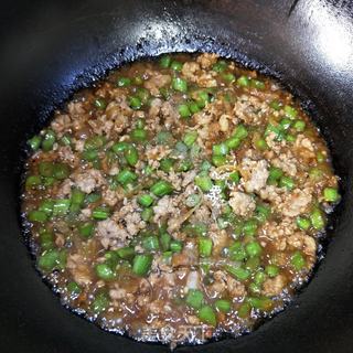 肉末蛋丝豆角拌面的做法步骤:9
