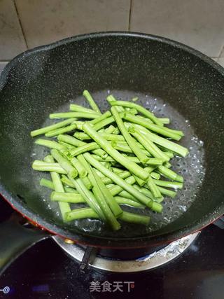 蒜香拌豆角的做法步骤：3