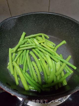 蒜香拌豆角的做法步骤：4