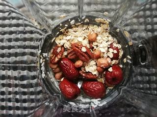 碧根果燕麦红枣花生米浆的做法步骤:6