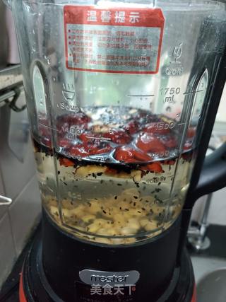 红枣黑豆花生露的做法步骤：3