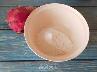 火龙果汁鸡蛋饼的做法步骤：1
