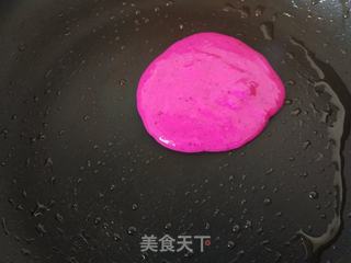 火龙果汁鸡蛋饼的做法步骤：4