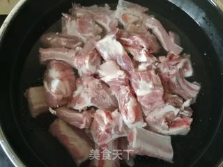松茸排骨汤的做法步骤：4