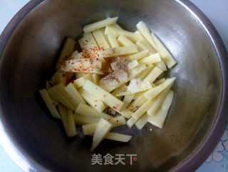 椒盐薯条(空气炸锅版)的做法步骤:2