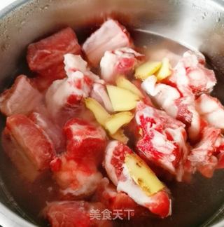 糖醋排骨的做法步骤:2