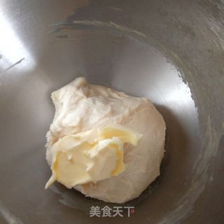 松软咸香的肉松面包卷的做法步骤:3