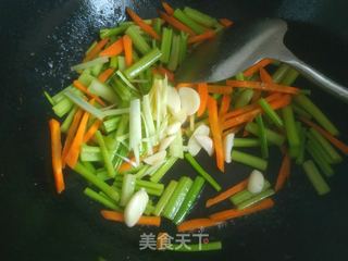芹菜炒猪肝的做法步骤:10