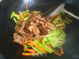 芹菜炒猪肝的做法步骤:12
