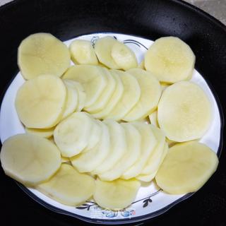 香煎土豆饼的做法步骤:2