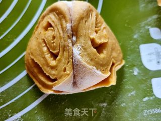 南瓜花卷的做法步骤:16
