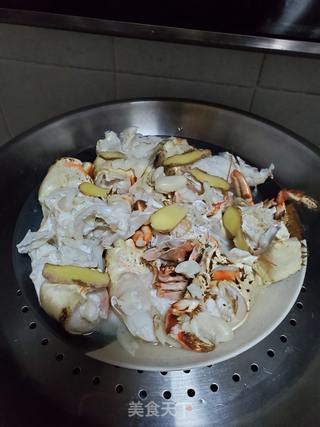 清蒸帝王蟹的做法步骤:3