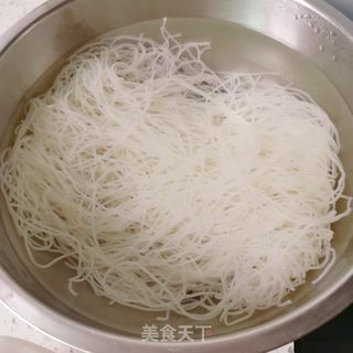 虾蒸粉丝的做法步骤:6