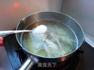 鸭肉汤面的做法步骤:3