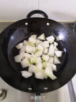 虾皮焖冬瓜的做法步骤：2