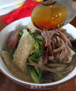木耳皮肚青菜荞麦汤面的做法步骤：7