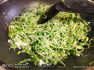 蒜香黑豆芽的做法步骤：7