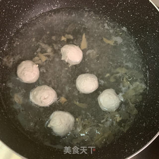 肉丸汤面的做法步骤：5