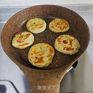#烫面葱油饼的做法图解10
