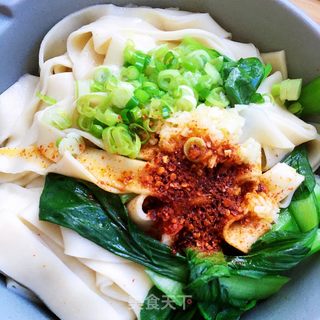 茄汁油泼宽面的做法步骤：9