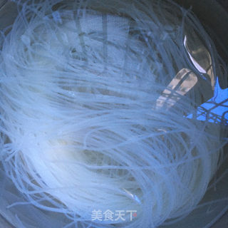 #肉末酸辣米线的做法图解2