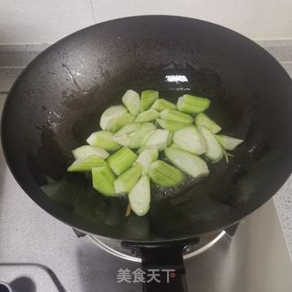 丝瓜木耳菌菇汤的做法步骤：4