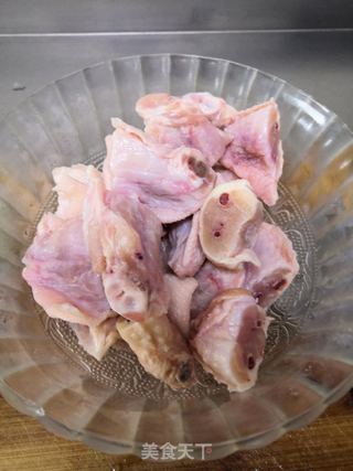 毛豆烧翅中的做法步骤:2