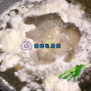 香菇焖鸡翅的做法步骤:2