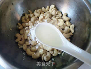糖霜腰果(空气炸锅版)的做法步骤:4
