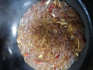 奶白菜炒鸡蛋粉条的做法步骤:8