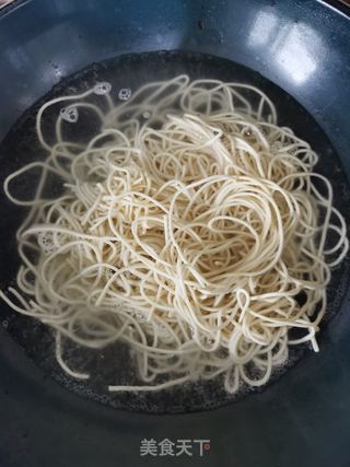 葱油拌面的做法步骤:2