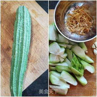 虾皮炒丝瓜的做法步骤：1