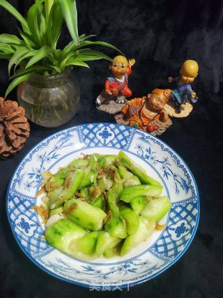 虾皮炒丝瓜的做法步骤：5