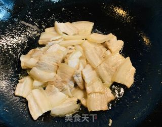 家庭版火麻仁回锅肉的做法步骤：3